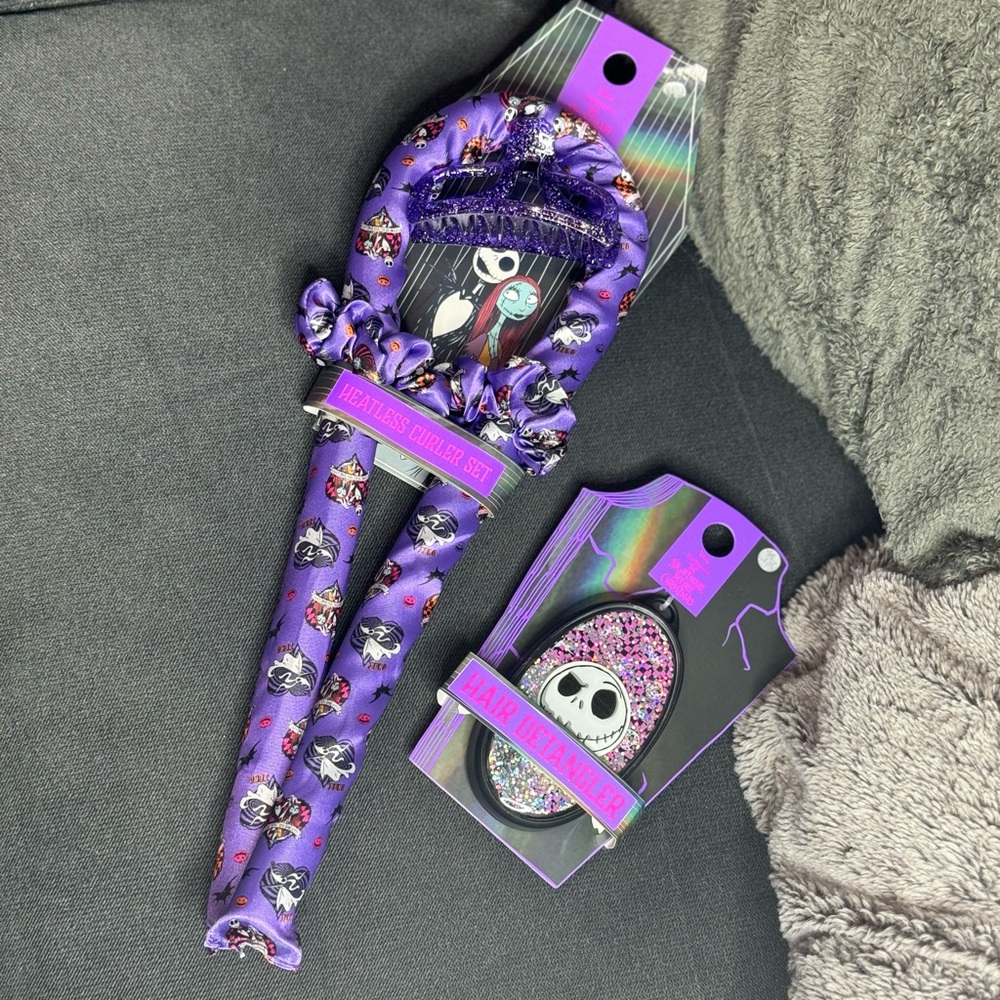 NWT Disney Nightmare Before Christmas Heatless Curler Set & Hair Detangler